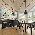Three-bedroom In Glesborg