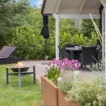 Hébergement de vacances Three-bedroom In *