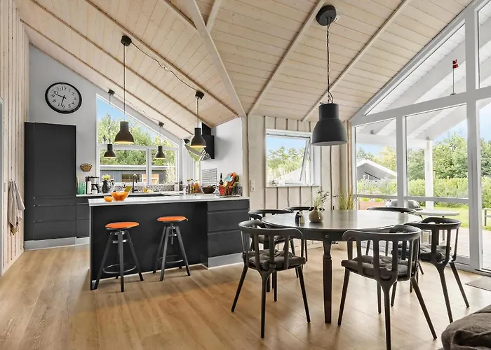 Three-bedroom In Glesborg