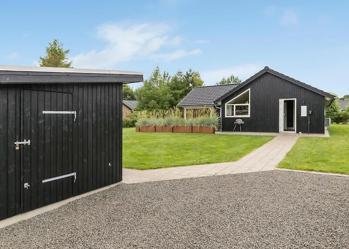 Three-bedroom In * Glesborg