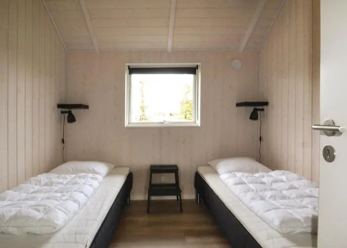 Three-bedroom In Glesborg
